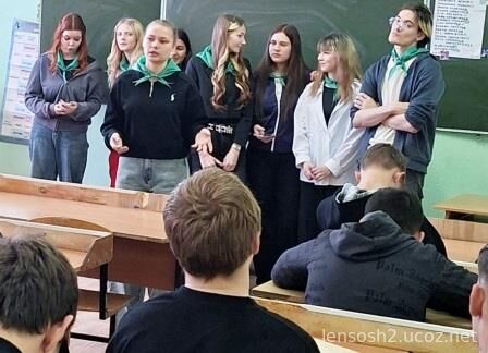 Студенты агропромышленного техникума рассказывают учащимся о своем альма-матер