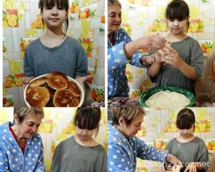 Ученица 2 класса печет пирожки с бабушкой
