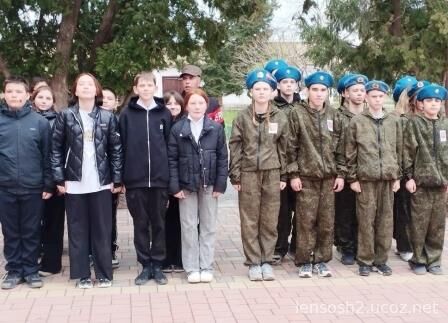 Команды школы на построении